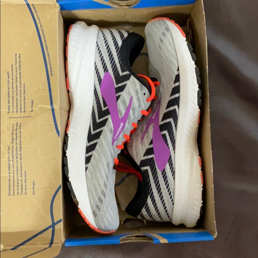 Brooks Launch 6 size 7W